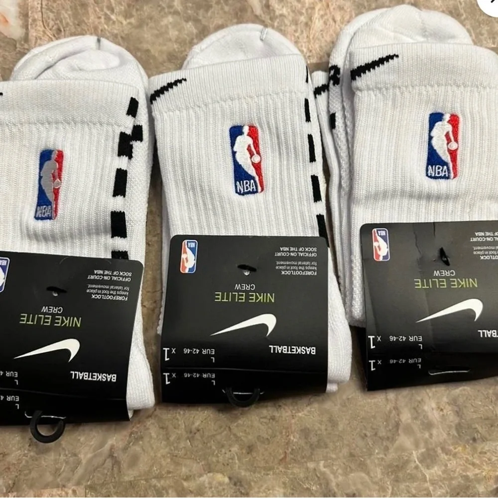 NIKE Mens NBA sock bundle - 3 Pairs White w Black Large Mens 8-12 - BRAND NEW